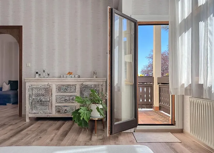 Schoene Altbauwohnung Mit Grosser Sonnenterrasse Rudolstadt