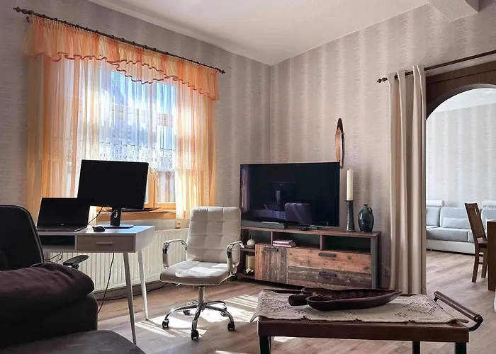 Schoene Altbauwohnung Mit Grosser Sonnenterrasse Apartamento